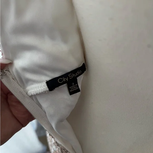 NWT City Studio Gold Sequin Embellished mermaid prom event Gown‎ - Picture 7 of 7